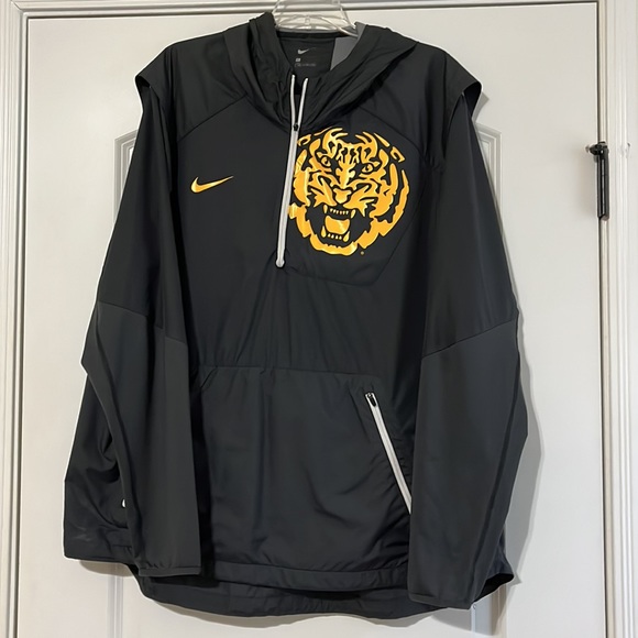 Nike Other - Nike - LSU - Mens windbreaker